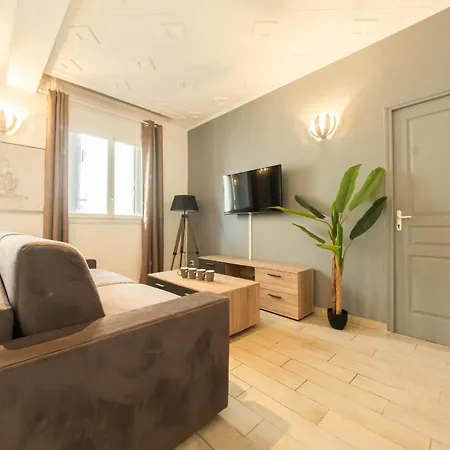 Centre Historique -free Parking-wifi-netflix-zen&cosy-sleepntripbeziers