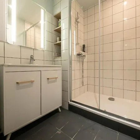 Centre Historique -free Parking-wifi-netflix-zen&cosy-sleepntripbeziers Apartment Beziers