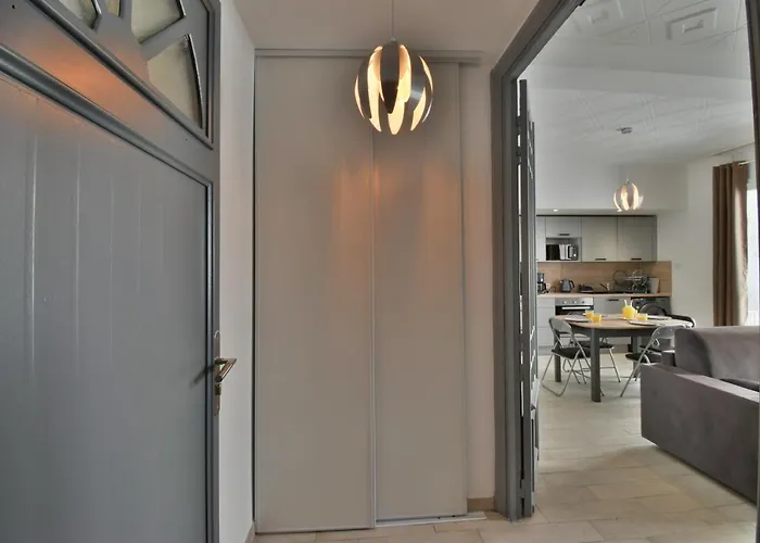 Centre Historique -free Parking-wifi-netflix-zen&cosy-sleepntripbeziers アパート ベジエ