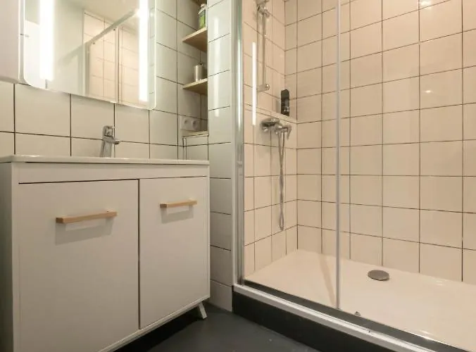 Centre Historique -free Parking-wifi-netflix-zen&cosy-sleepntripbeziers Apartamento Béziers